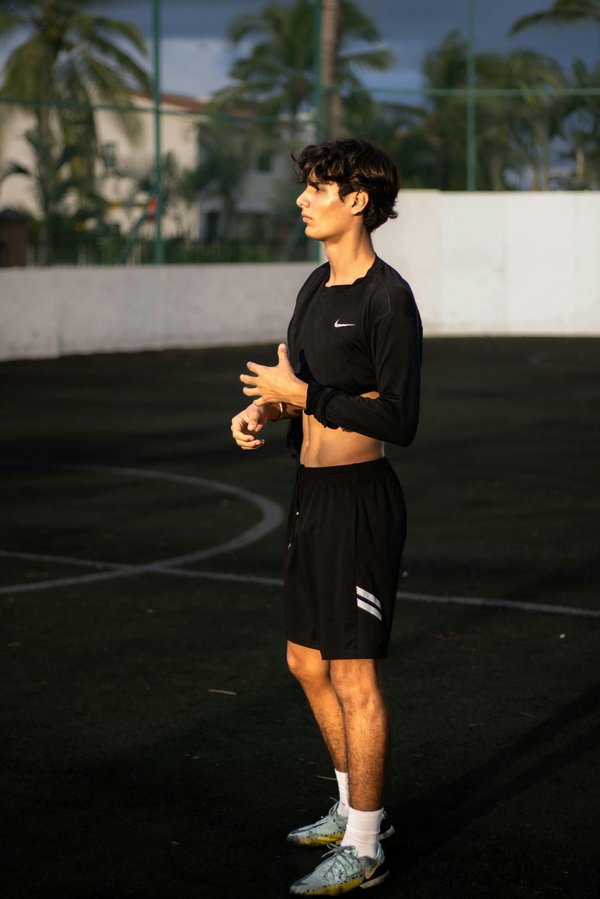 Vêtements de sport pour homme : bien choisir sa tenue pour le fitness et le training